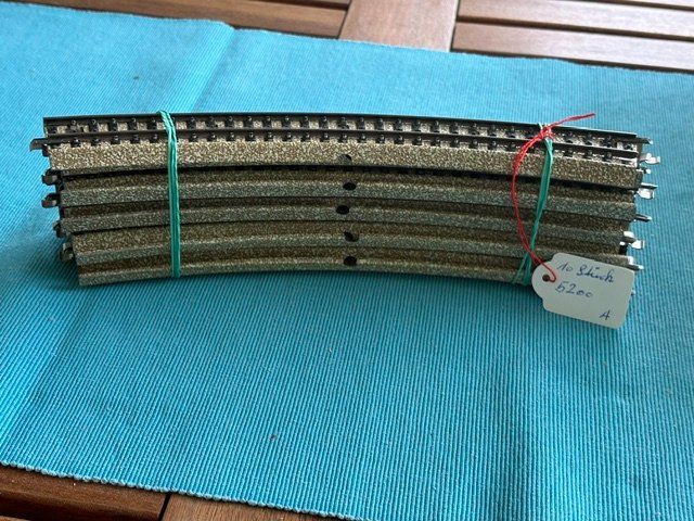 Märklin Modellini di ferrovie: Märklin Gleis 5200 (A) – Usato da Frenkendorf venduto da HampeFrenk