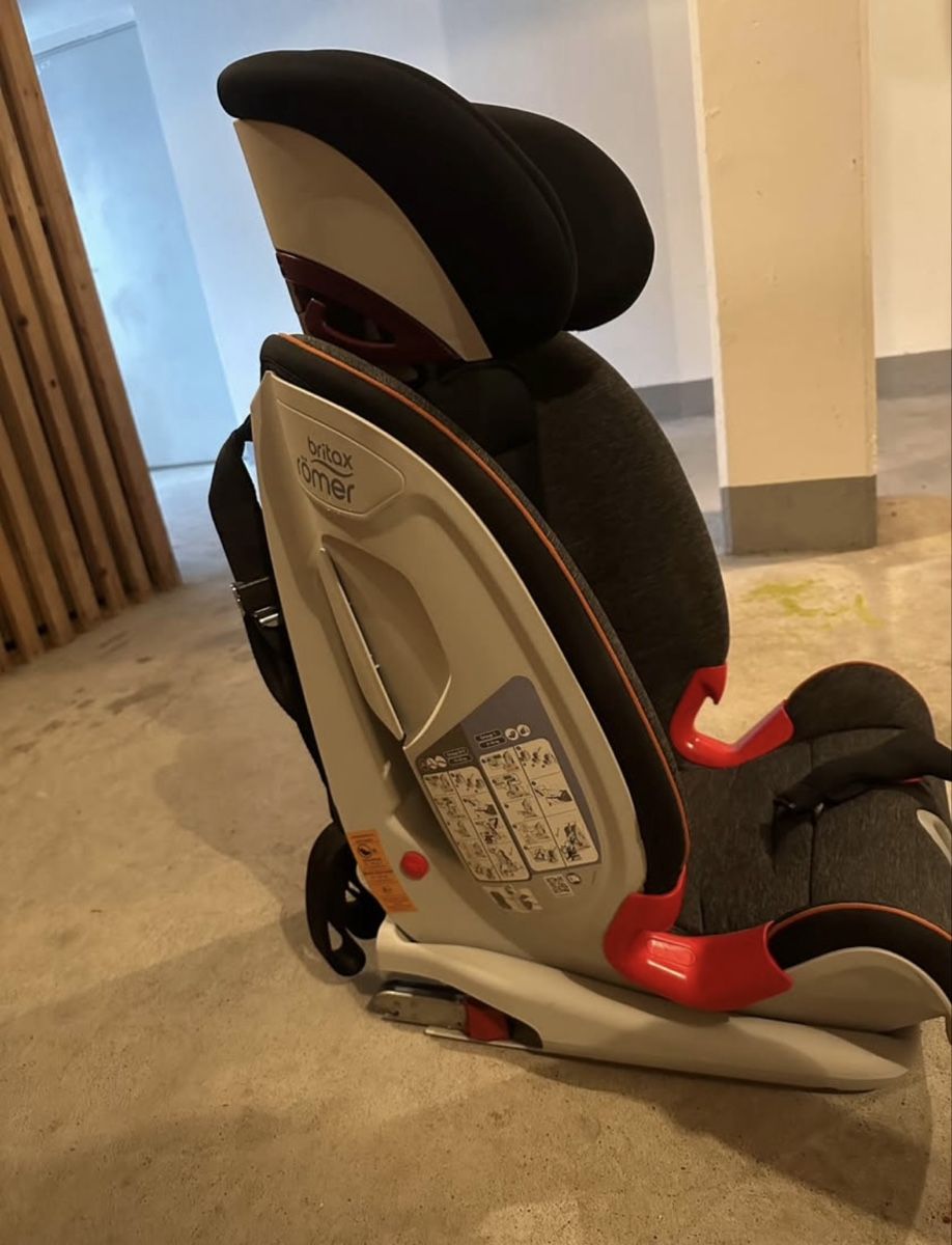 Britax Römer Auto-Kindersitze: Autokindersitz Britax Römer. Advansafix ||| sict – Gebraucht aus Wallisellen von bel_rl52 2