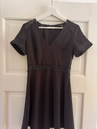 Damen Kleid schwarz mit Spitze Grösse XS
