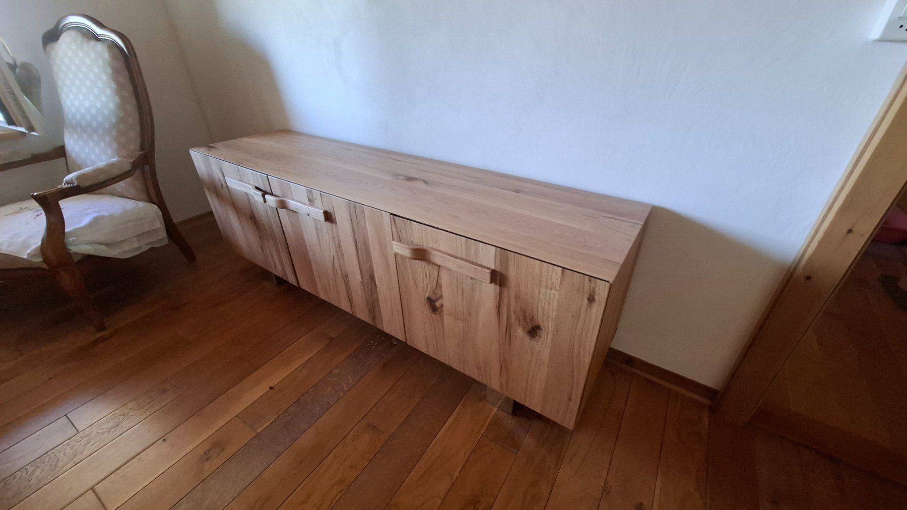 Kommoden: Commode en chêne des marais, Kommode aus massivem Sumpfeiche – Gebraucht aus Sonceboz-Sombeval von AdrianH05