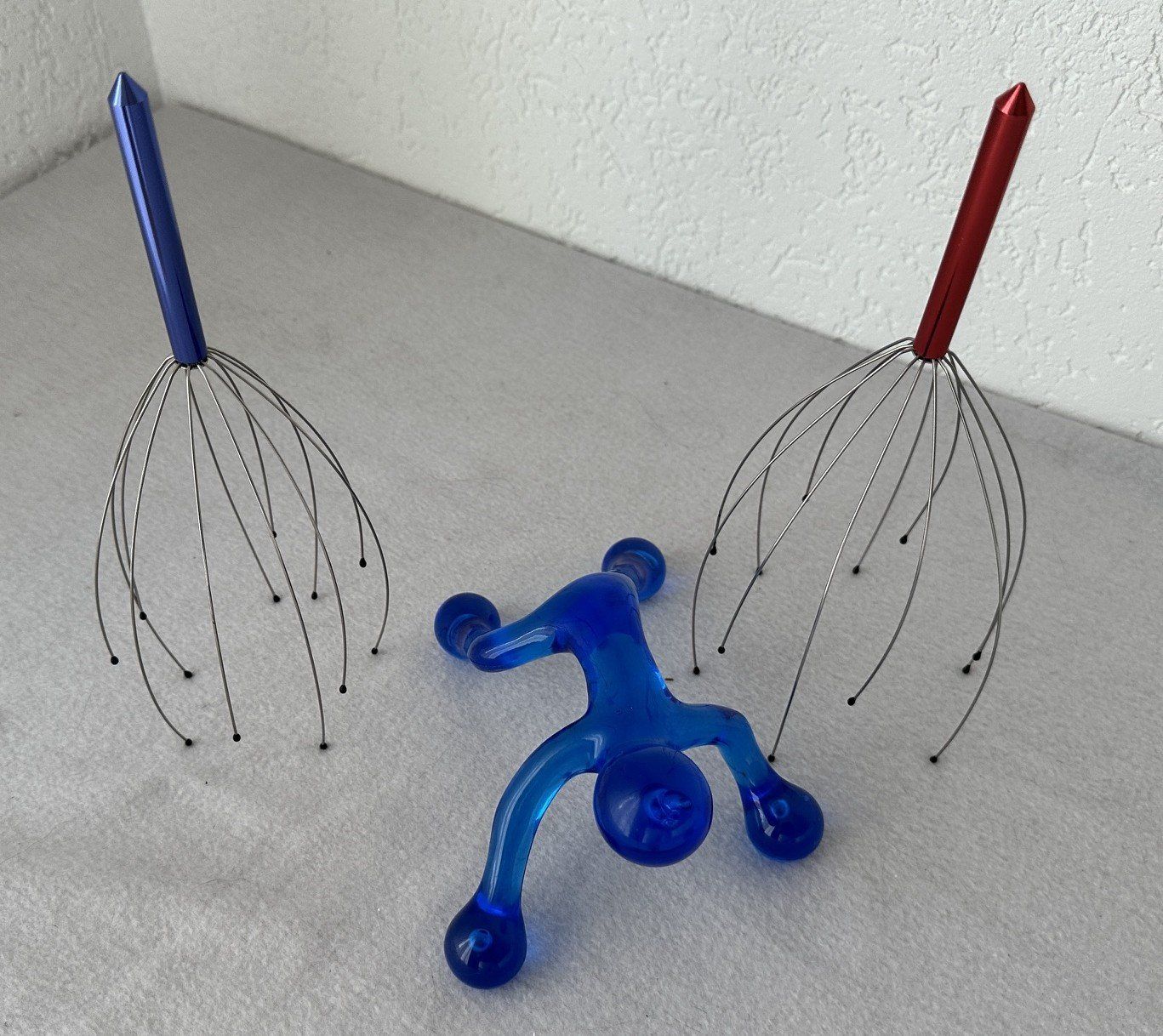 Dispositivi per massaggi: Massage-Set 3-teilig | Kopfmassage-Besen & Körper-Roller – Usato da Auw venduto da beretta1966