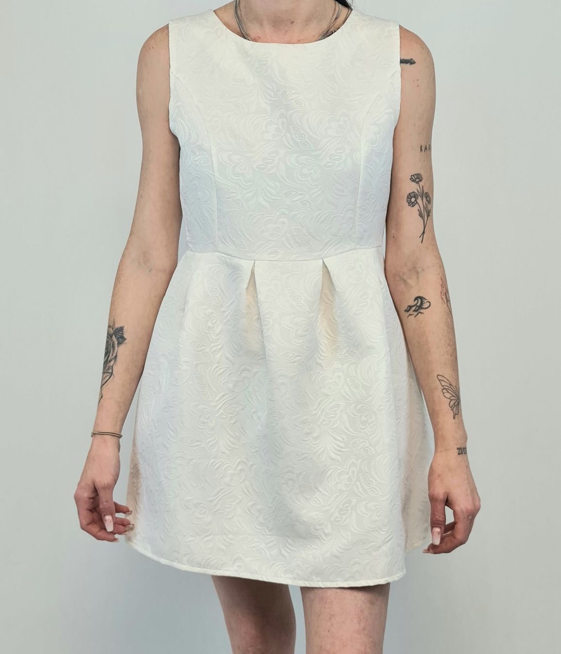 Vestiti: Robe blanche patineuse texturée - Taille 34-36 – Usato da Couvet venduto da Nawra_26