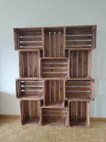 Regal aus Holzkisten