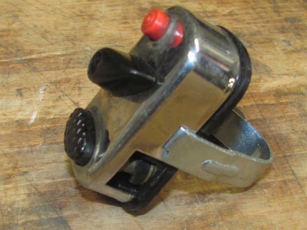 Vespa Toutes les pièces pour scooter: Lichtschalter NOS Leonelli Vespa Gilera - zum Ausschlachten – Défectueux à Malters par Monark 1