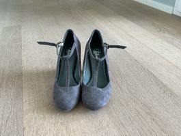 Bata Schuhe, Farbe Grau, Größe 37