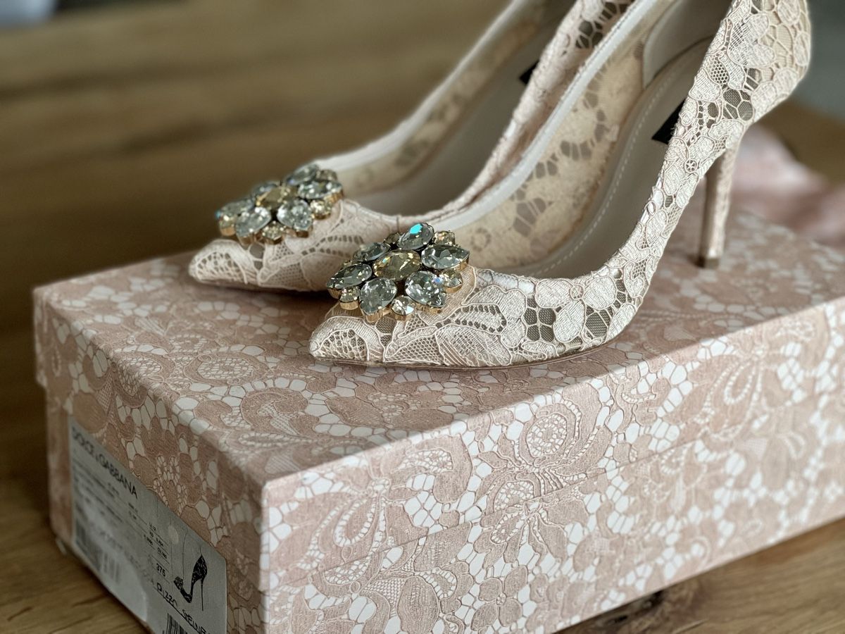 Dolce & Gabbana Scarpe da donna: Dolce Gabbana Rainbow Spitzen Pumps – Usato da Vogelsang AG venduto da Hedgehog_1985