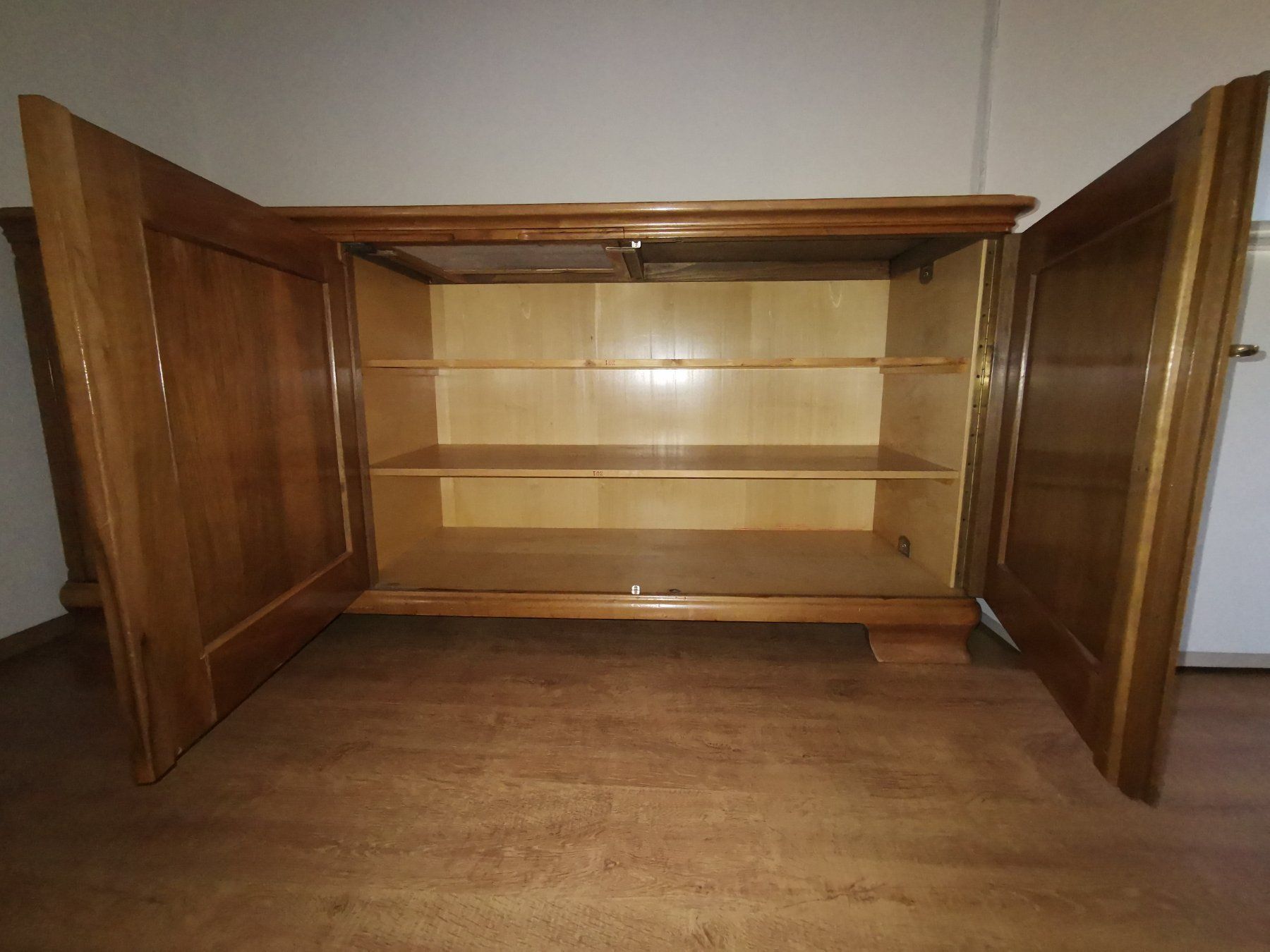 Armadi: Sideboard, Holz Regal, Alter Schrank – Usato da Schaffhausen venduto da _ALEJNA_ 2