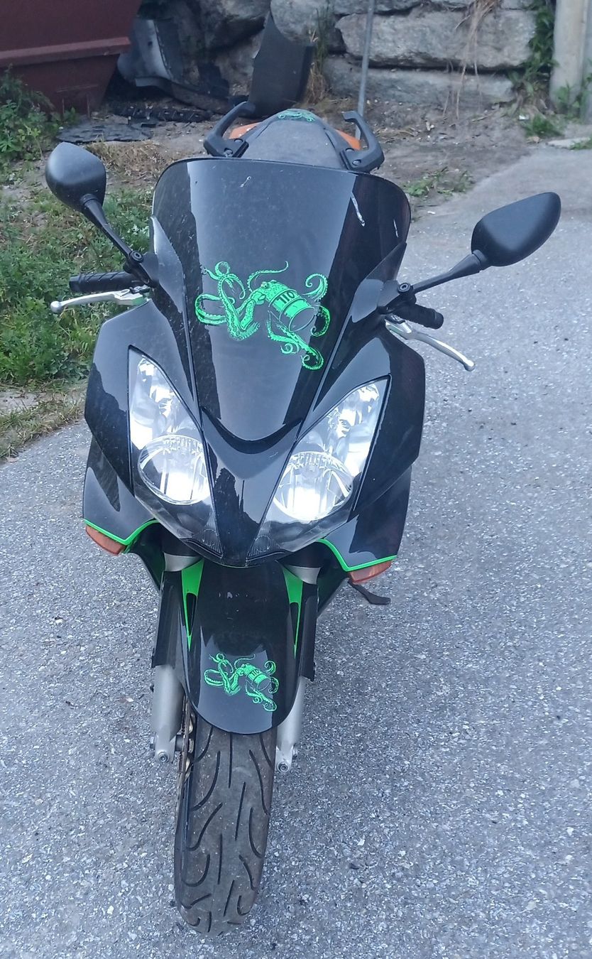 Honda Strasse: Honda VFR800A Motorrad – Gebraucht aus St. Niklaus von schneeflocke66 1