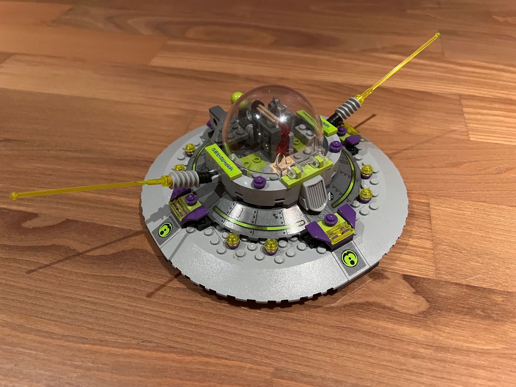 Lego Spielzeuge: LEGO Alien Conquest 7052 UFO-Entführung – Gebraucht aus Bern von  1