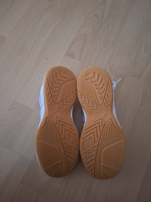 Scarpe da uomo: Asics Hallenschuhe Gr. 37 – Usato da Lyssach venduto da butterfly065 1