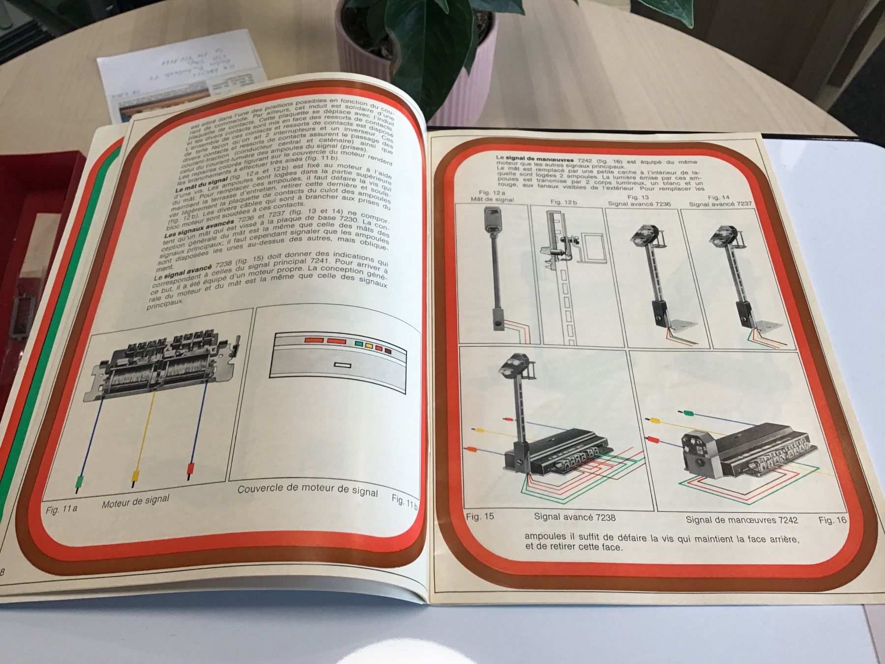 Märklin Modellini di ferrovie: Marklin Illustriertes Handbuch der Signale – Usato da Männedorf venduto da Modelle-aller-Art 1