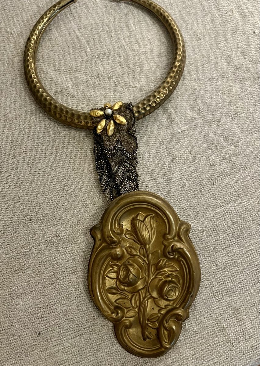 Ketten: Collier ANEHO Création, bronze et broderies, pièce unique – Neu (gemäss Beschreibung) aus Genève von DELIRBEADS 1