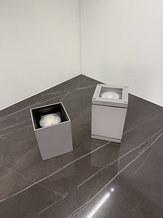 Lampadari & plafoniere: Coppia faretti da esterno – Usato da Locarno venduto da Arredo.promozioni