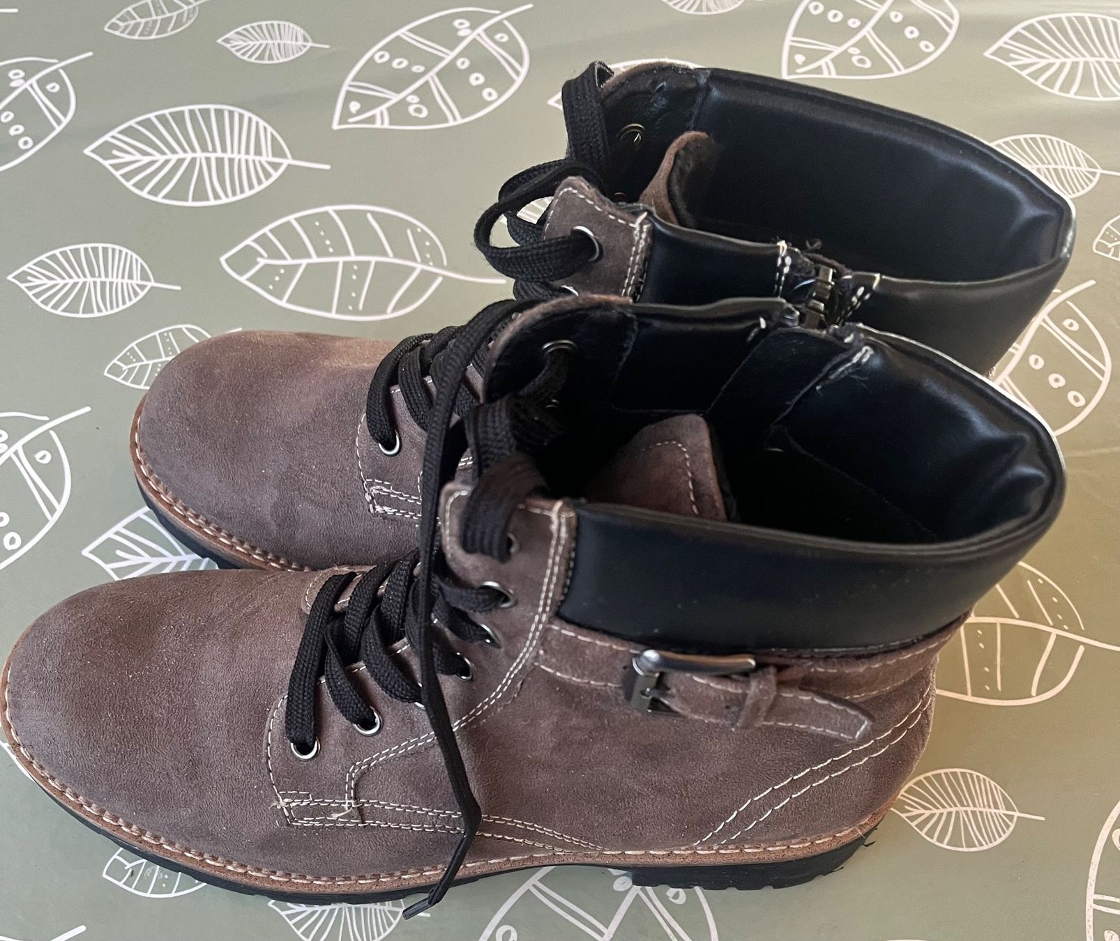 Damenschuhe: Braune Damenstiefeletten im robusten Stil, Gr.39 – Gebraucht aus Uffikon von san123day 5