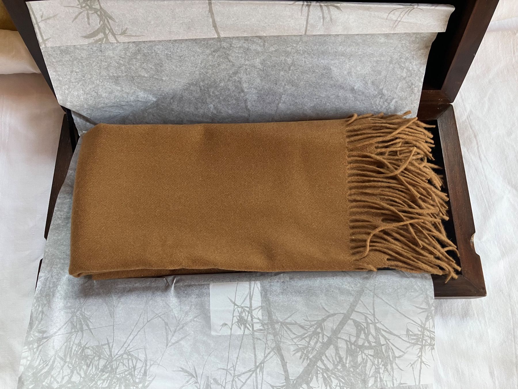Foulard & Sciarpe: Neu und originalverpackt:  100% Vikunja Schal BASEL – Nuovo e nell'imballaggio originale da Bassersdorf venduto da groovygremlin 6