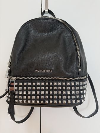 Michael Kors Rucksack schwarz mit Metall Elementen