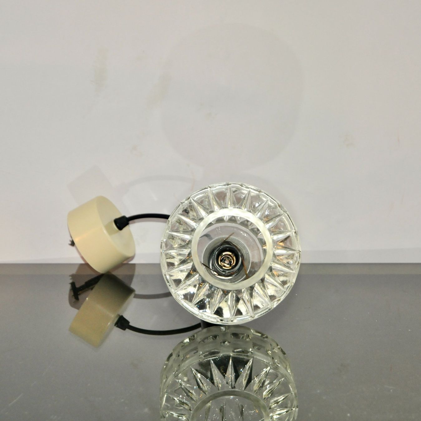Lampade: Lampe à suspendre DDR  / Design Vintage – Usato da morges venduto da Kus.design 4