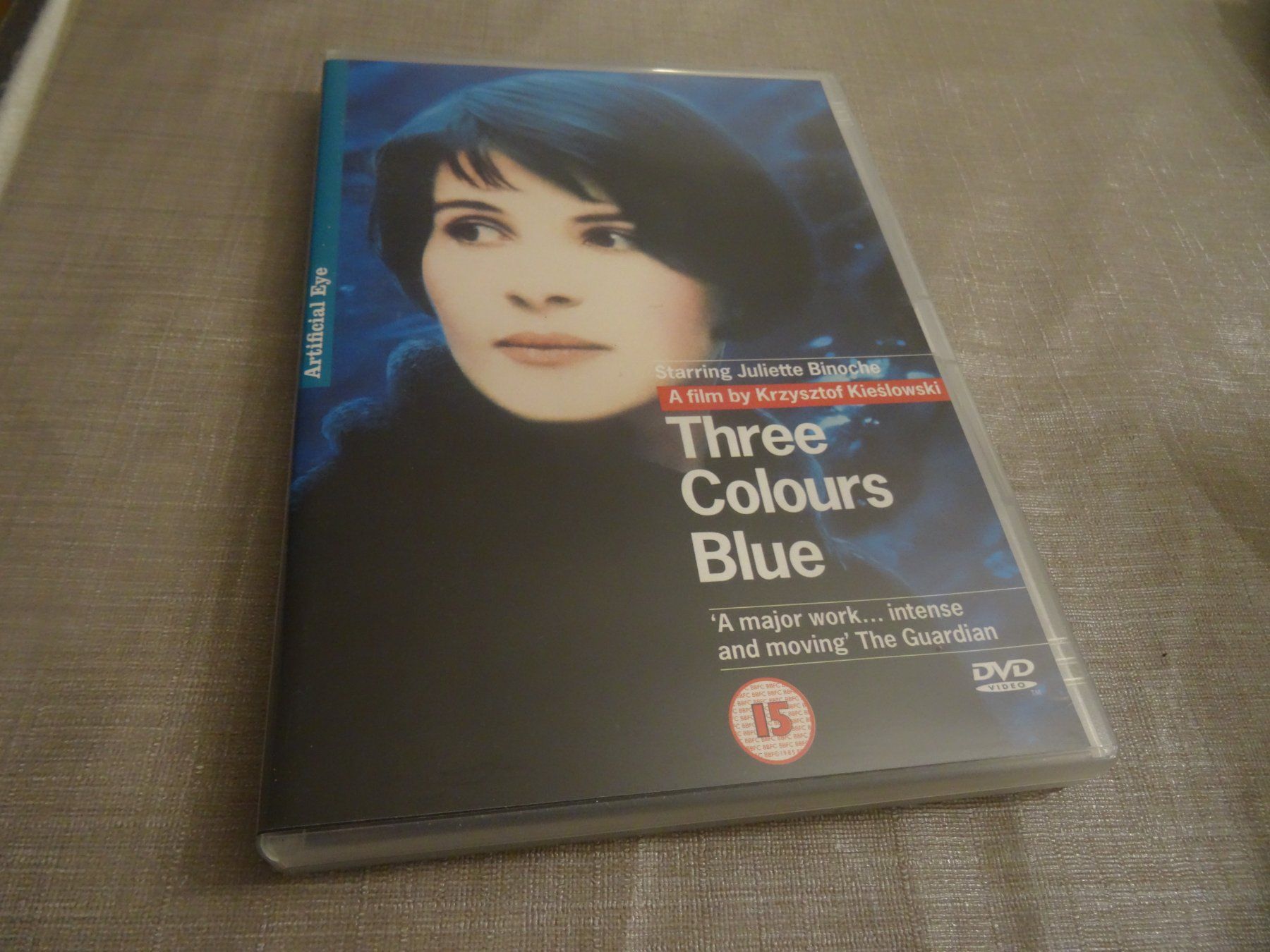 Tutti i DVDs: Three Colours Blue UK DVD mit Juliette Binoche – Usato da Olten venduto da Disc-Verkauf