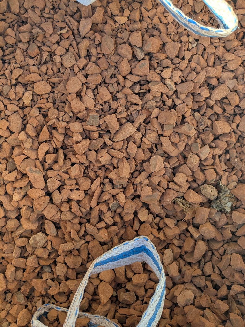 Pietre & tegole: Crushed Bricks – Usato da Dübendorf venduto da cop_skd5