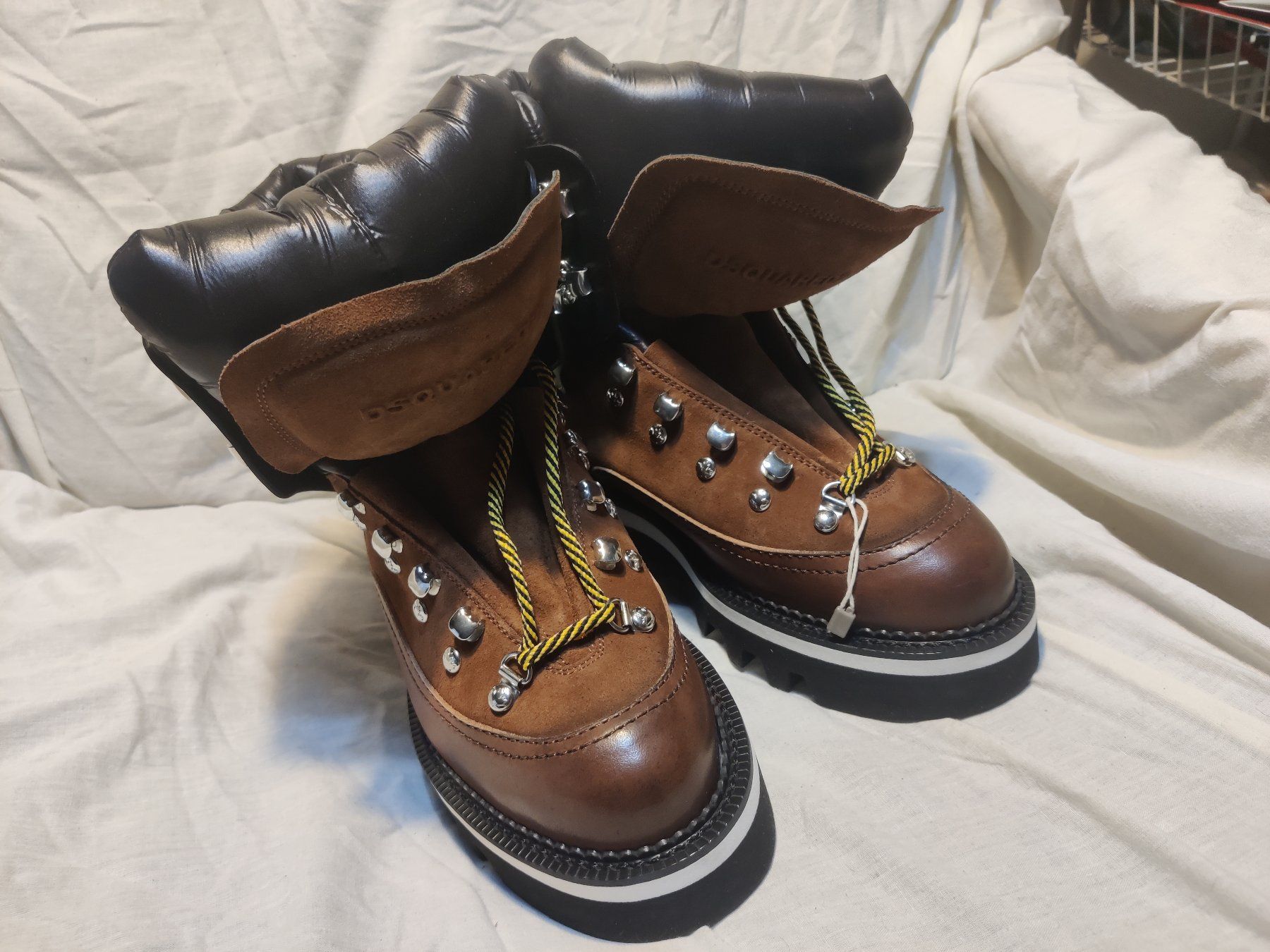 Dsquared2 Scarpe da uomo: DSQUARED2 luxury massive leather ankle boots US 8 / EUR 41 – Nuovo (secondo la descrizione) da Zürich venduto da rgoller 2