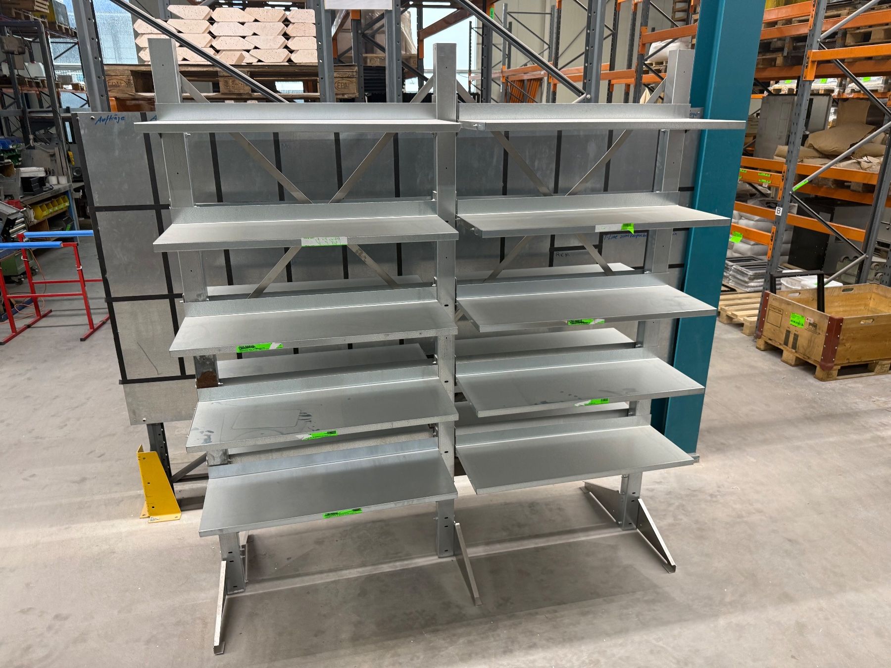 Scaffali: Stabiles Metallregal / Lagerregal – Usato da Liestal venduto da T-Bazar 1