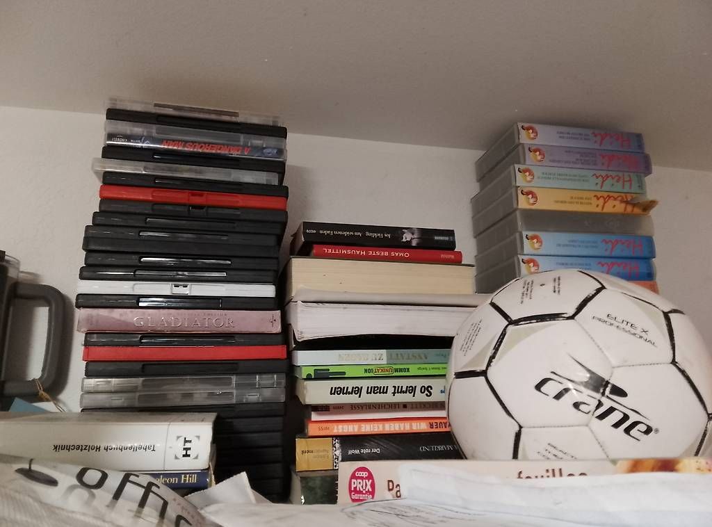 Tous les DVDs: Videos und DVDs  – D'occasion à Aadorf par bag_7vw8 1