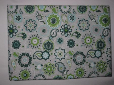 Baumwollstoff hellgrau & grüne Paisley Mandala