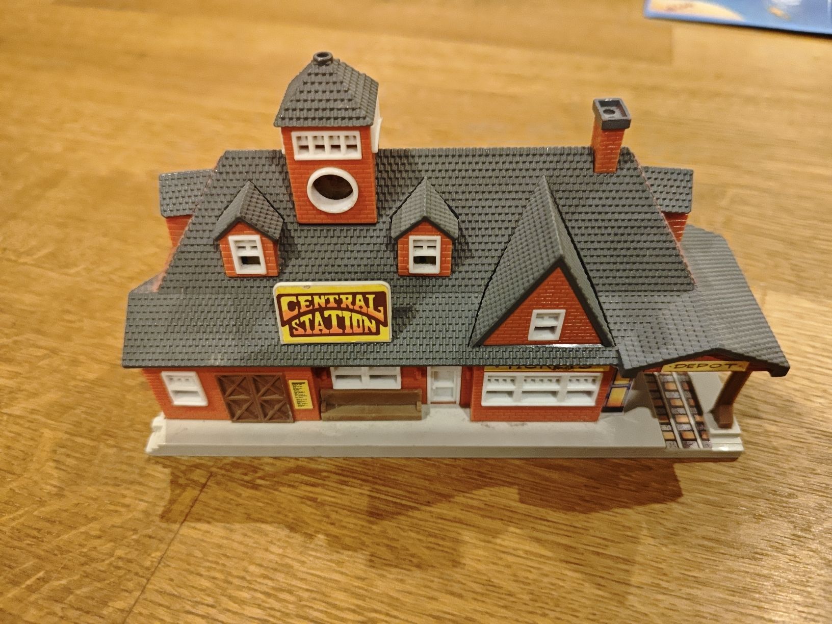 Micro Machines Giocattoli: Micro Machines City Scence Train Station – Usato da Wittenbach venduto da stefange