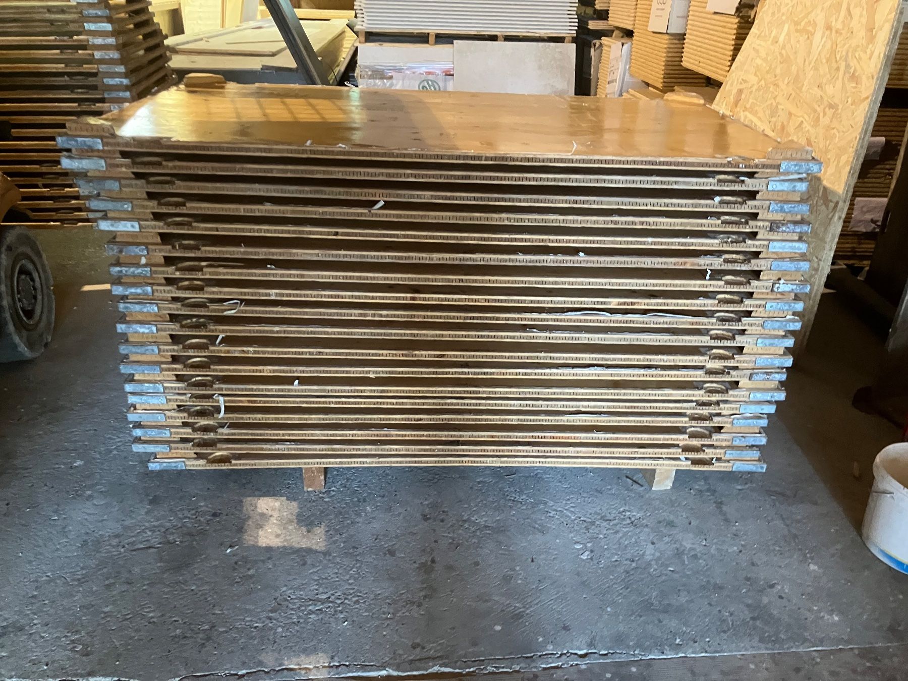 Articles en bois: Alte Bühnenplatten – D'occasion à Schlatt ZH par Rechis02 3