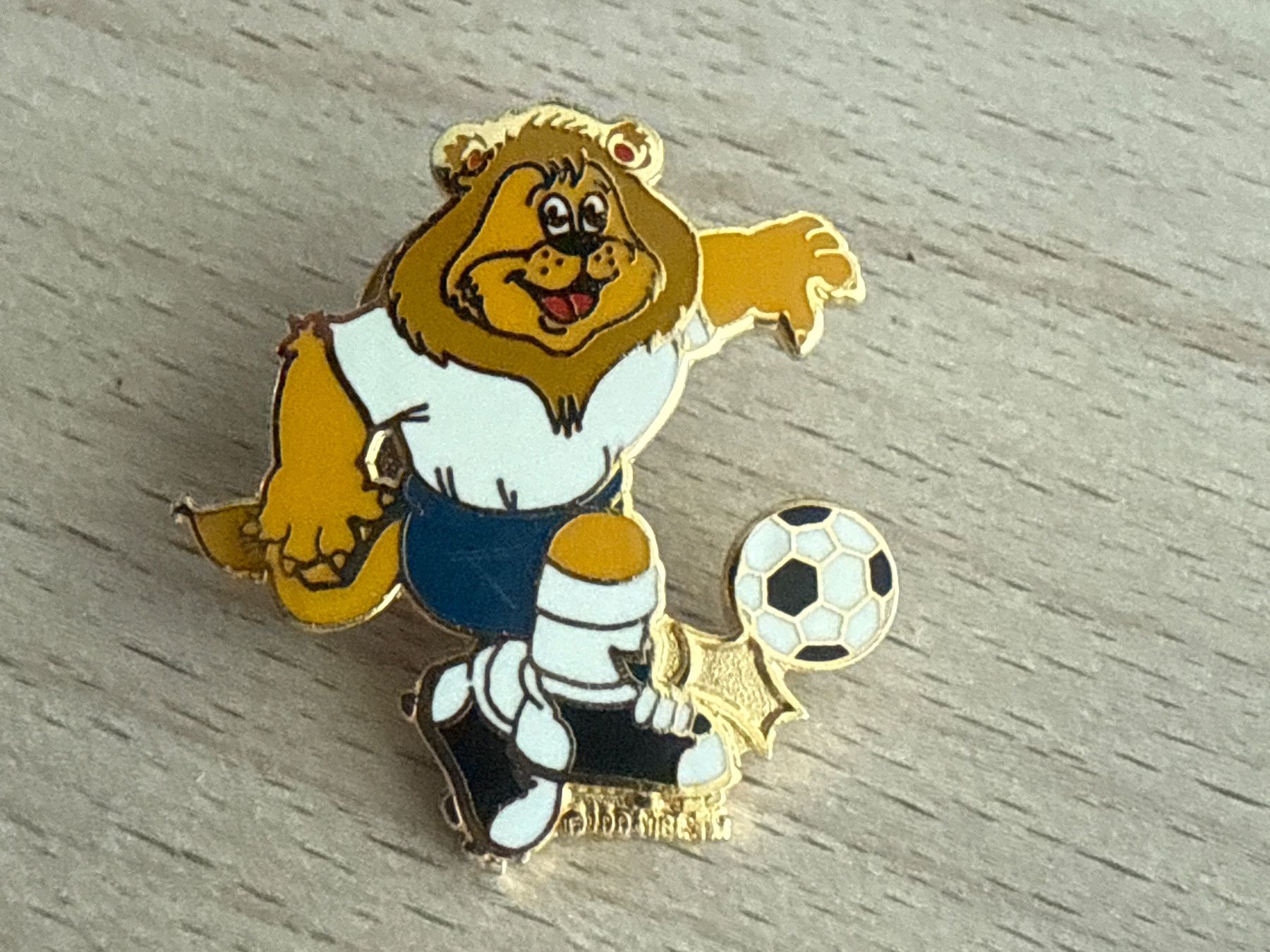 UEFA Plaquettes & Badges: Pin UEFA EURO‘96 – D'occasion à Glattbrugg par Schweigmatt