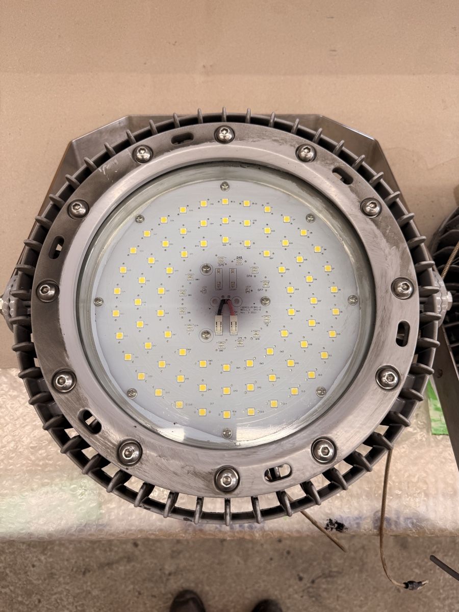 Lampade: LED Hallenleuchte 150W IP66  – Usato da Heimberg venduto da Vi48or_M