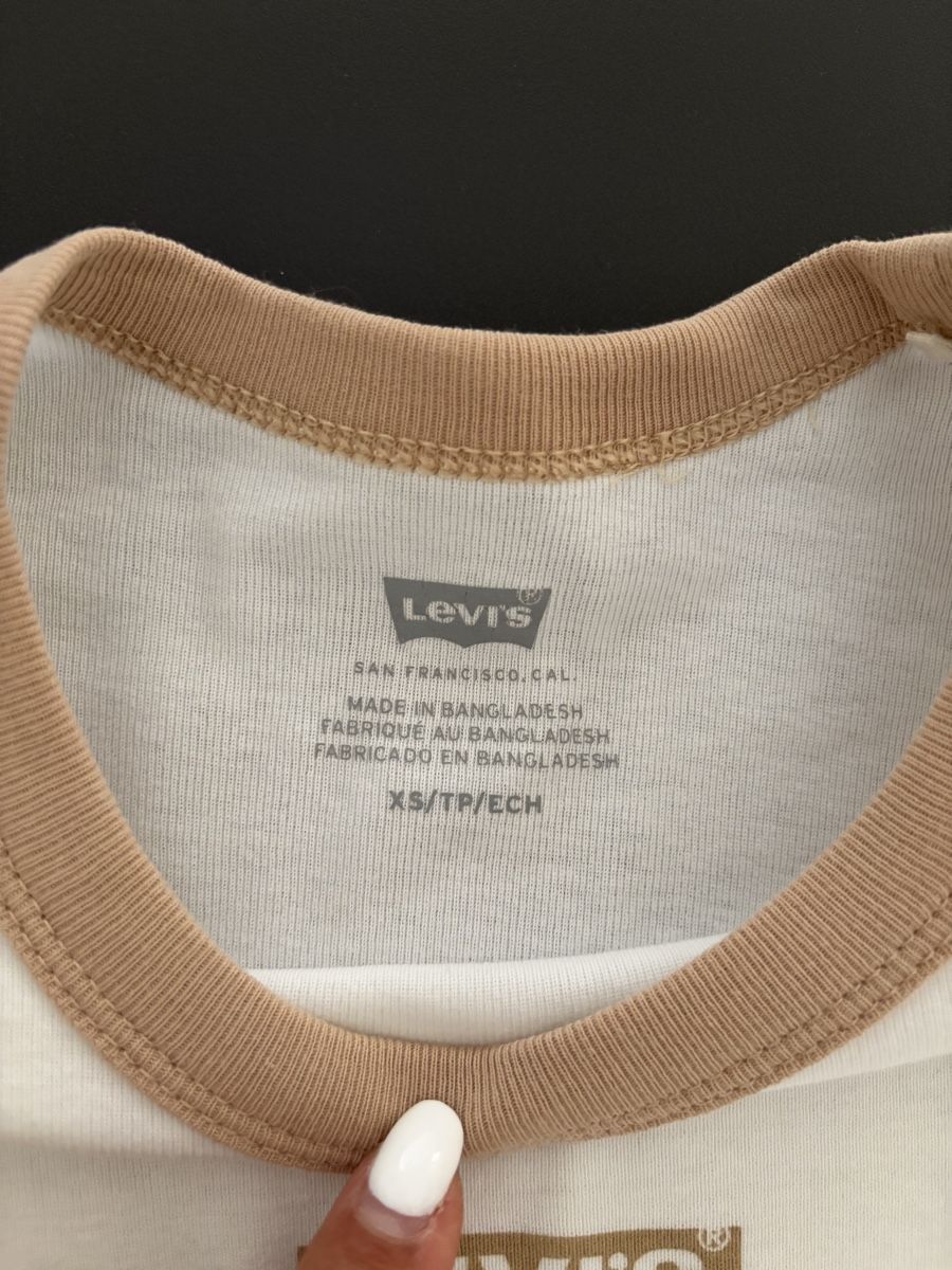 Levi's T-shirt: Levis Damen Shirt  – Usato da Niederlenz venduto da fed_y5mw 1