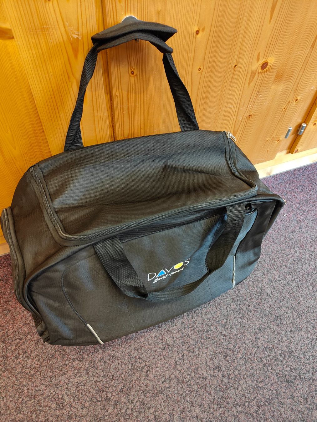 Sacs: Sporttasche mit Schuhfach Davos – Neuf avec emballage d'origine à Davos Platz par wauwauin 1