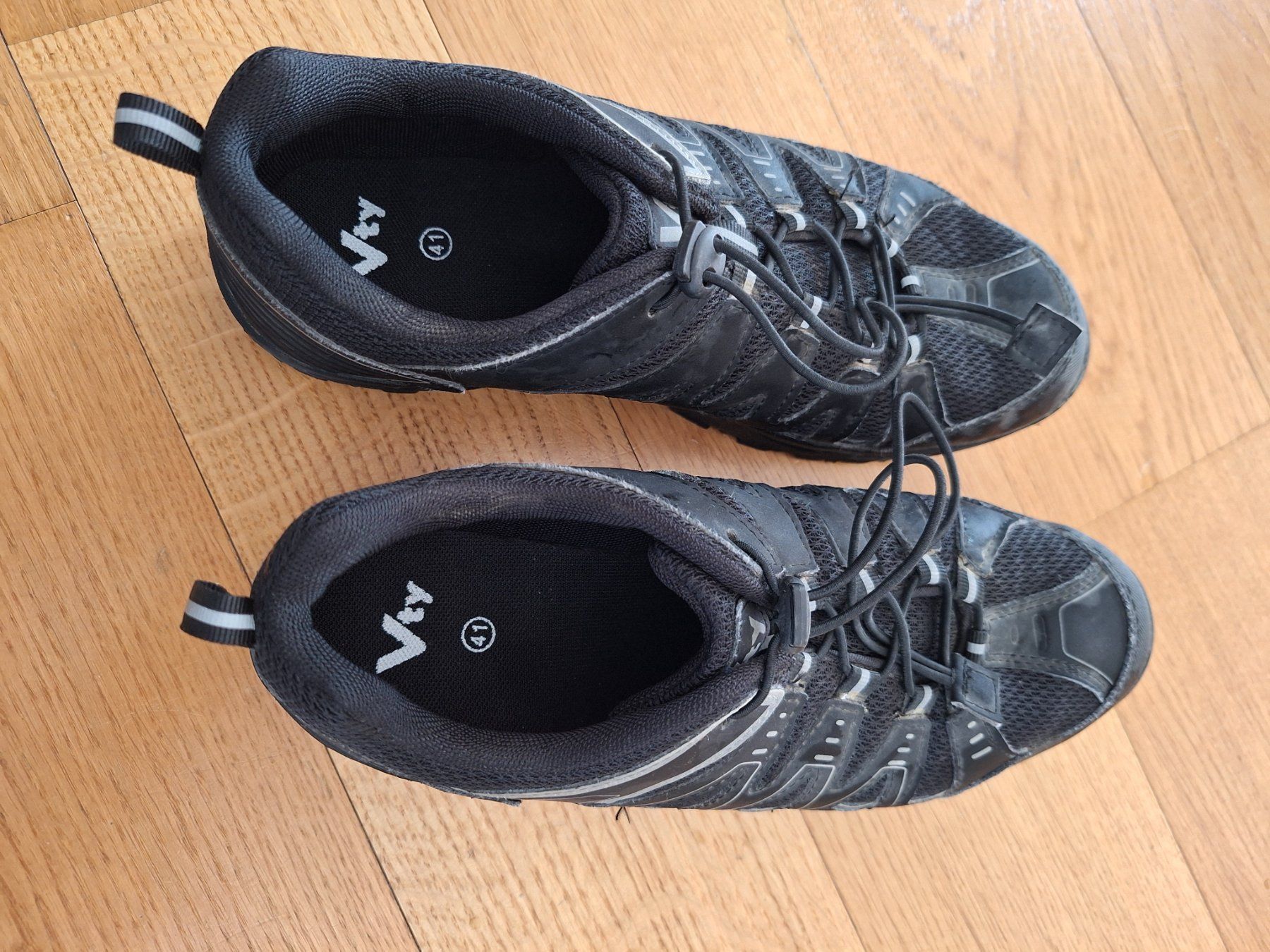 Scarpe da uomo: Chaussures de marche – Usato da Meyrin venduto da ann_h6g2