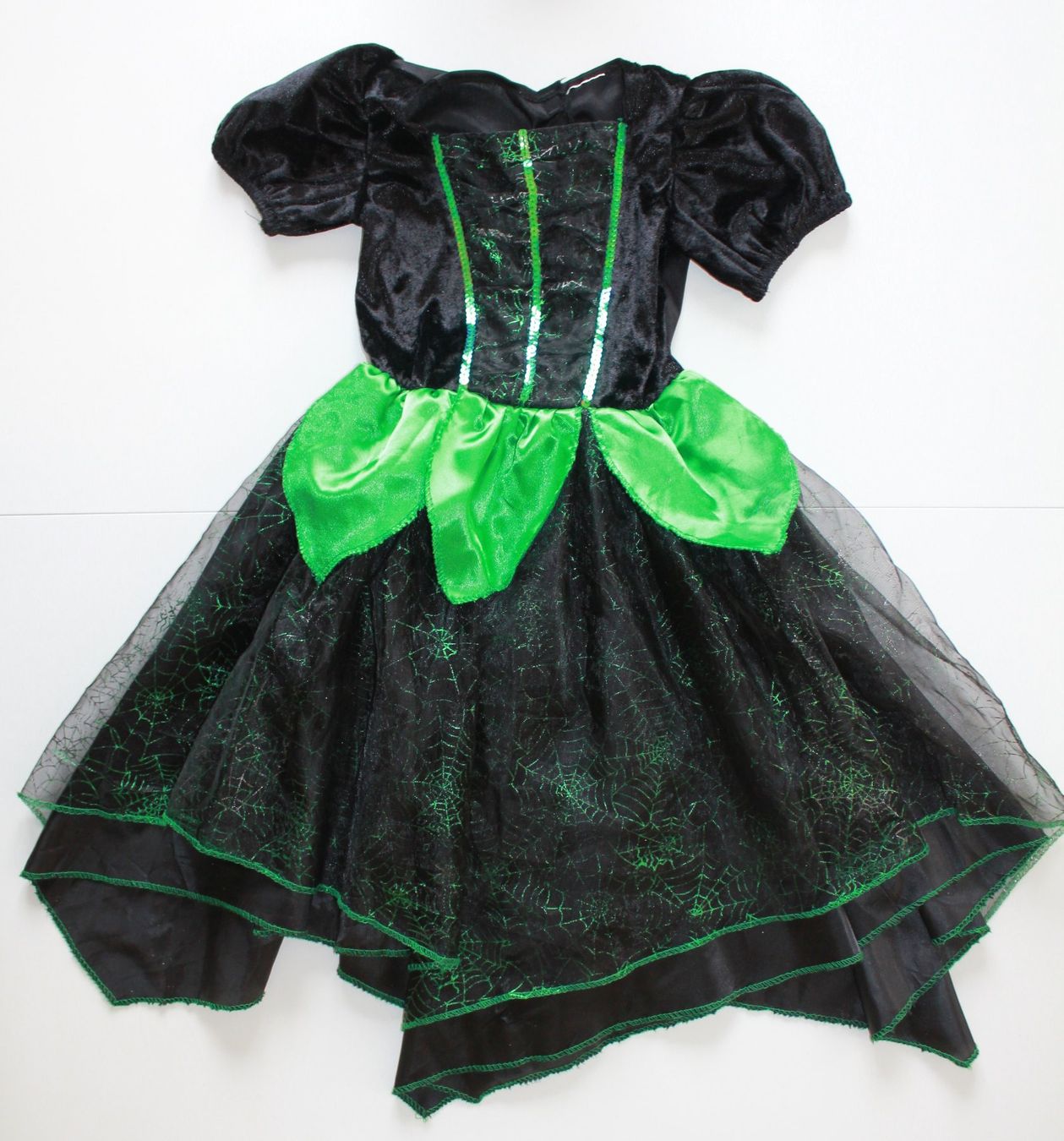 Kostüme: Costume sorcière / Hexe t. 5 - 6 ans – Gebraucht aus Peseux von CoolShoping 1