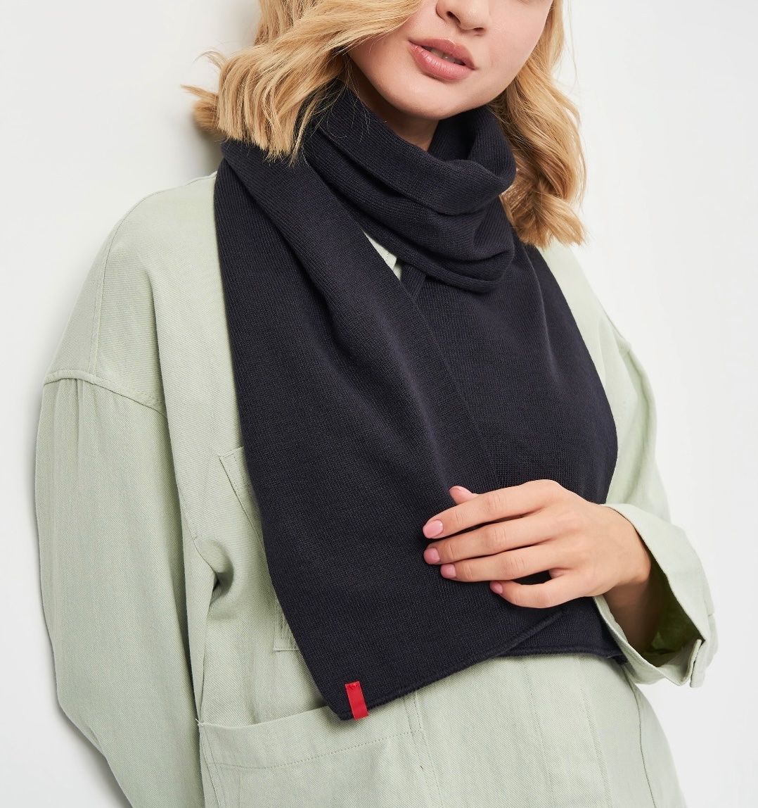 Levi's Foulard & Sciarpe: Écharpe grise unisexe Levis – Nuovo e nell'imballaggio originale da Courroux venduto da Yermakova 1
