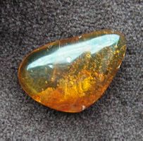 ♥ DOMINIKANISCHER BERNSTEIN CABOCHON ♥