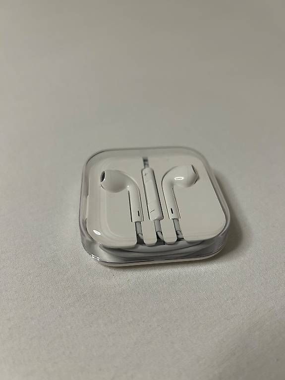 Casques audio: Cuffie originali Apple (Lightning) – D'occasion à Lugaggia par eri_bf2l 1