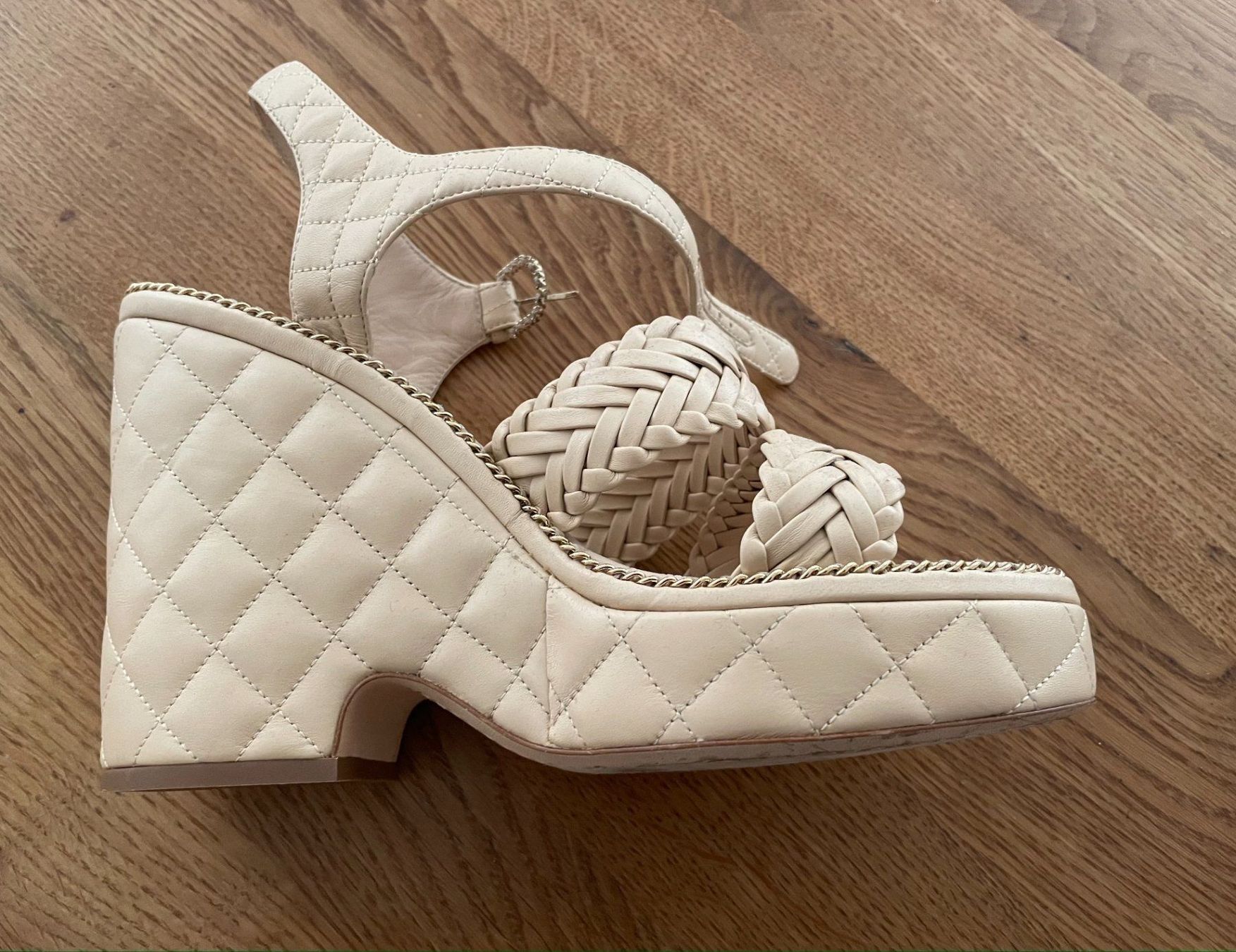 Scarpe da donna: Sandale, Gr. 40.5 COCO CHANEL; beige – Usato da Oberwil BL venduto da cocopalm1068