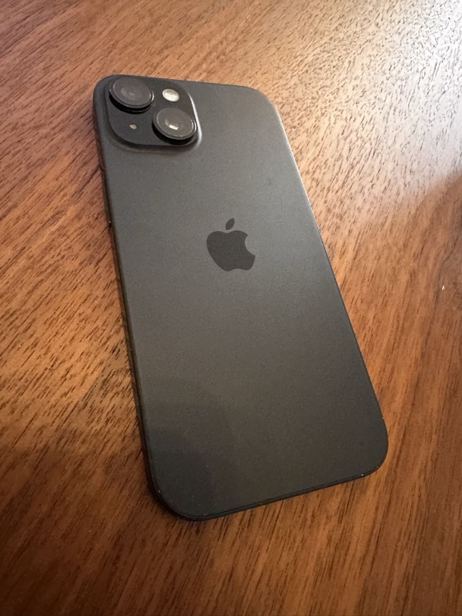 Apple Portables: Iphone 15 128Gb – D'occasion à Lausanne par F.Olluri 1