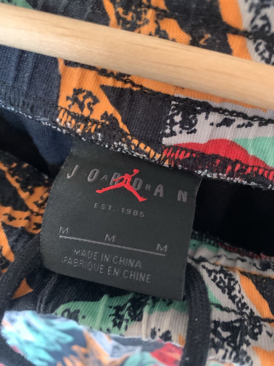 Jordan Kleiderpakete: Jordan Shorts Pattern Size M used condition – Gebraucht aus Zürich von MerlinLev 2