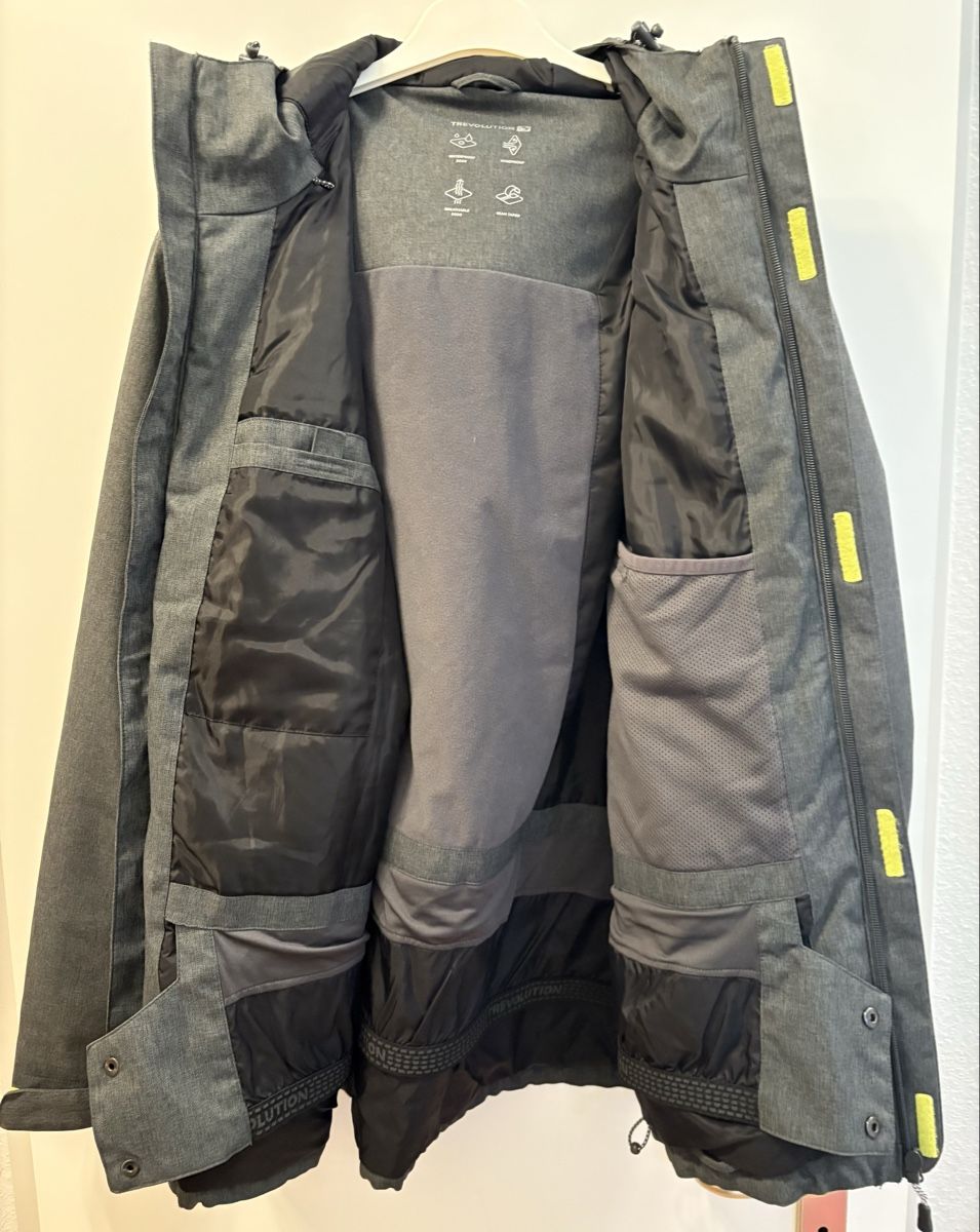 Trevolution Giacche: Trevolution Waterproof Ski Jacket XL – Usato da Le Grand-Saconnex venduto da AlexeyYu 1