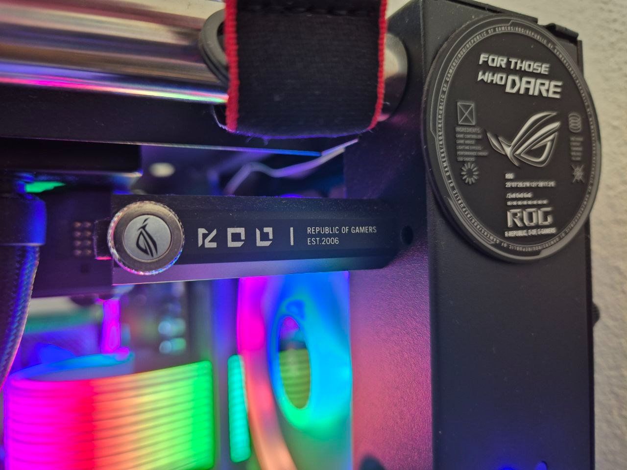 Asus Schede grafiche: Neue ASUS Rog Gaming GPU Grafikkarten Halter – Usato da Dübendorf venduto da Alessandro-DG