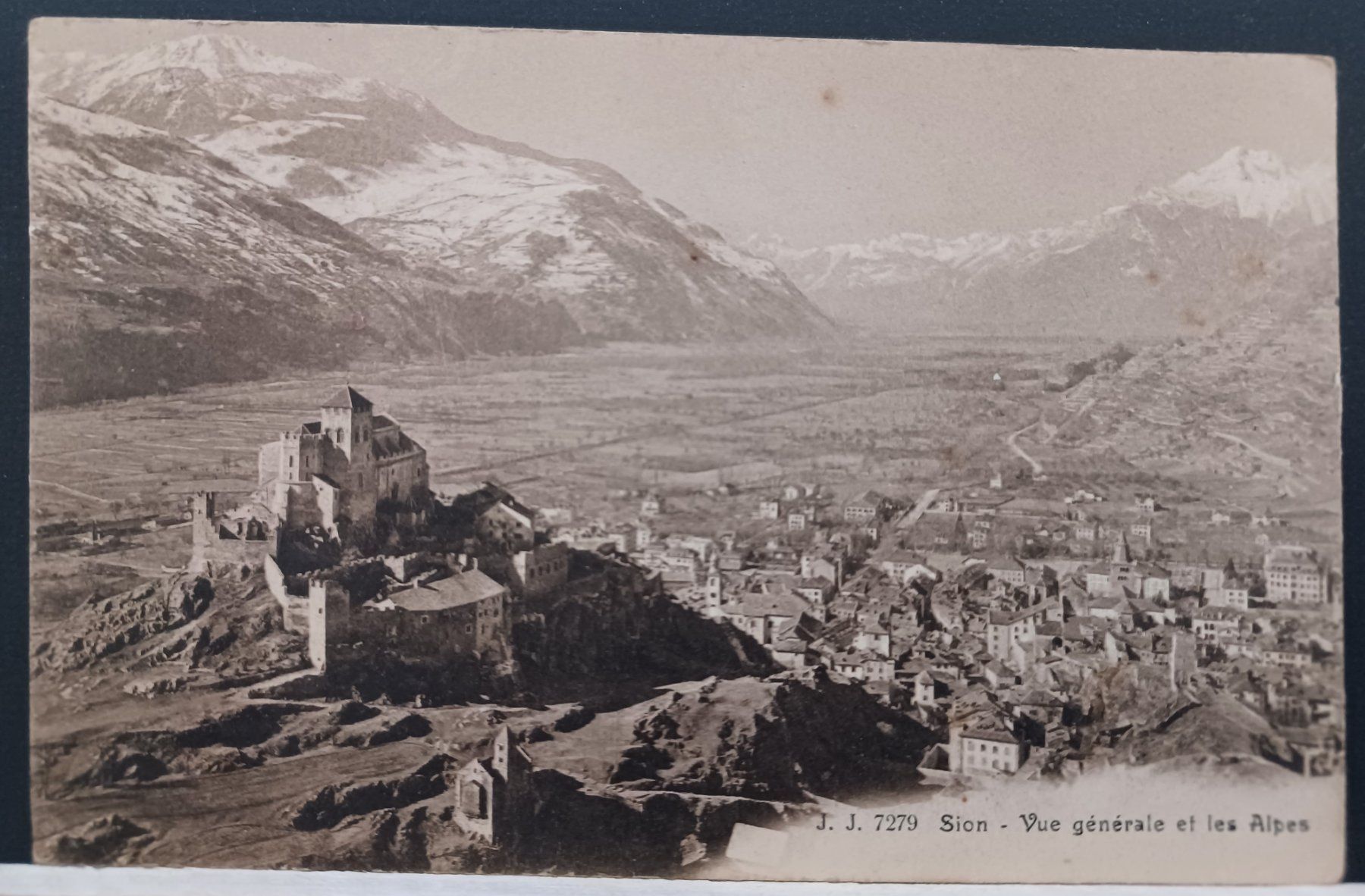 Cartoline postali: VS, Sitten (Sion) mit Schloss, 1947 – Usato da Aarau Rohr venduto da mgvw