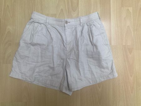 Uniqlo Damen Shorts beige Gr. M-L 38-40 Leinen-Mix