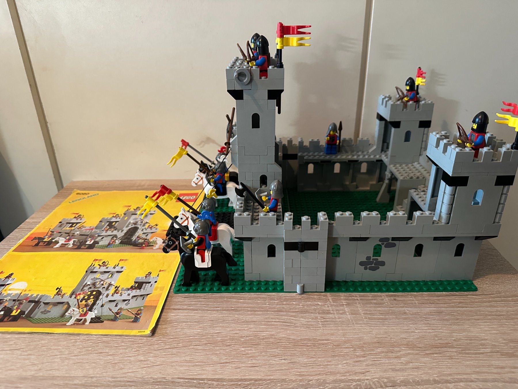 Lego Kit di costruzioni: LEGO Ritter 6080 King's Castle – Usato da Basel venduto da Don-Angel 4