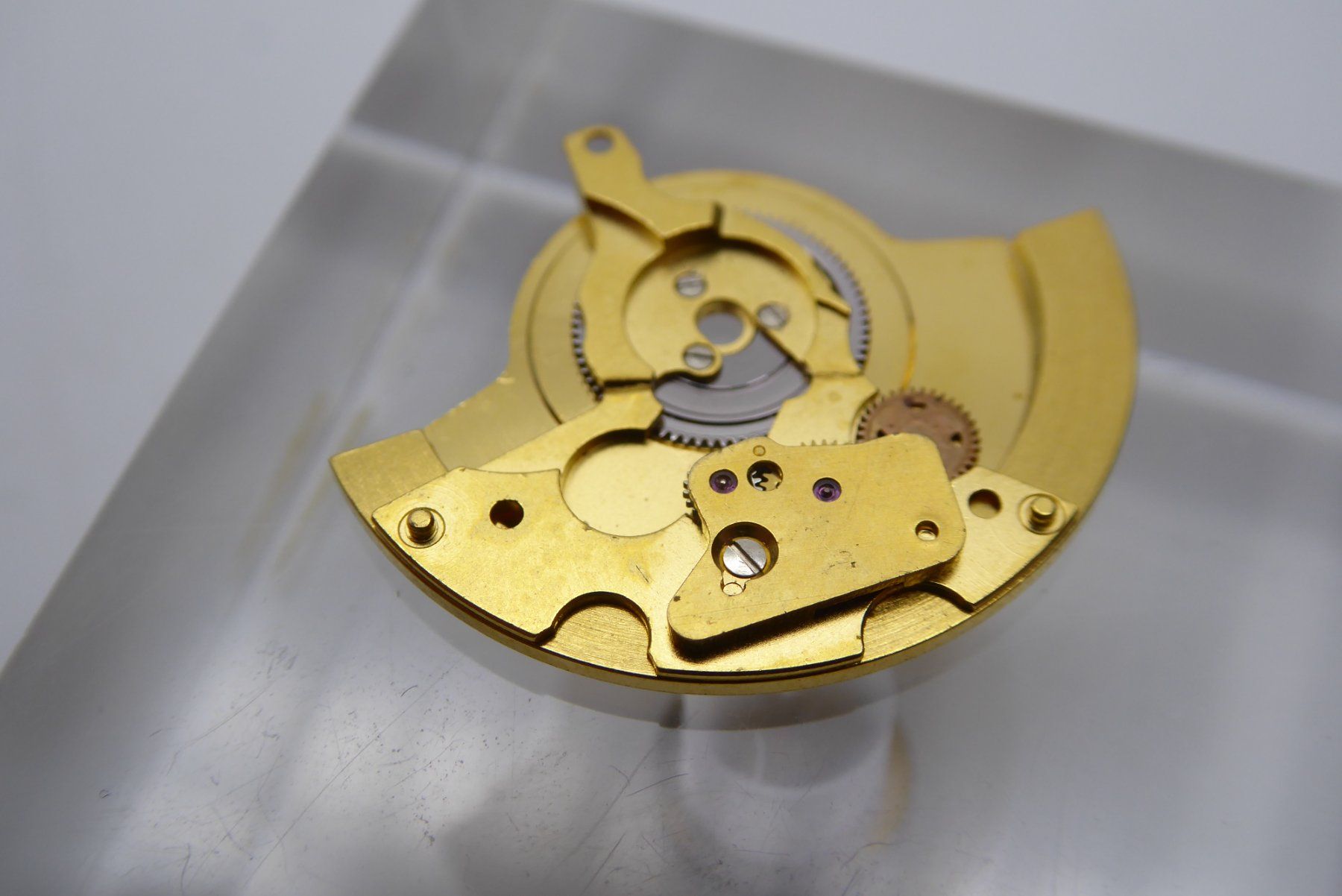 Omega Orologi: Omega Oscillating Weight Automatic Rotor cal. 1140 – Usato da Geneve venduto da adr_xk6n 6