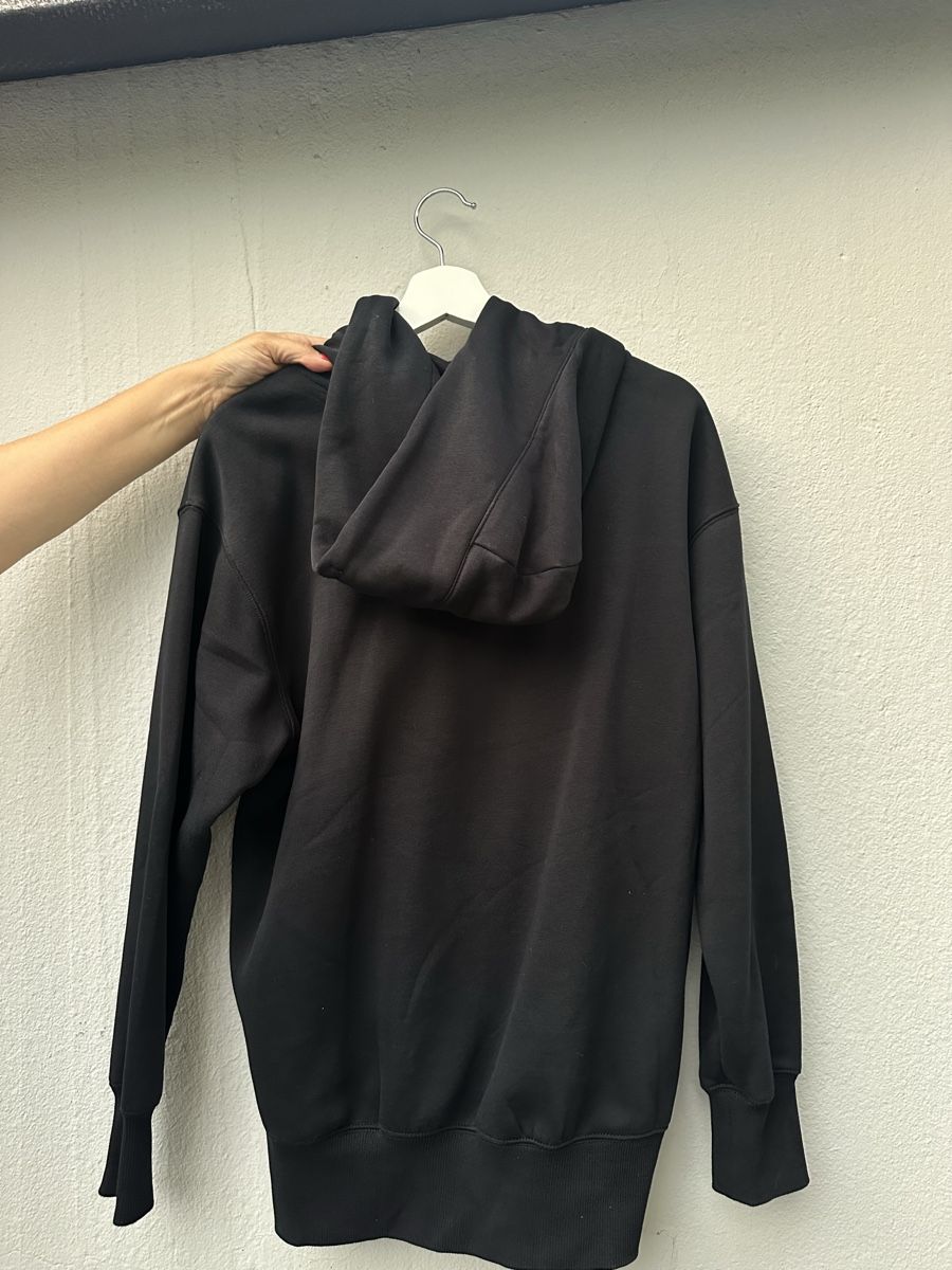 Nike Pulls & Sweat-shirts: Schwarzer Nike hoodie – D'occasion à horgen par melacombe 1