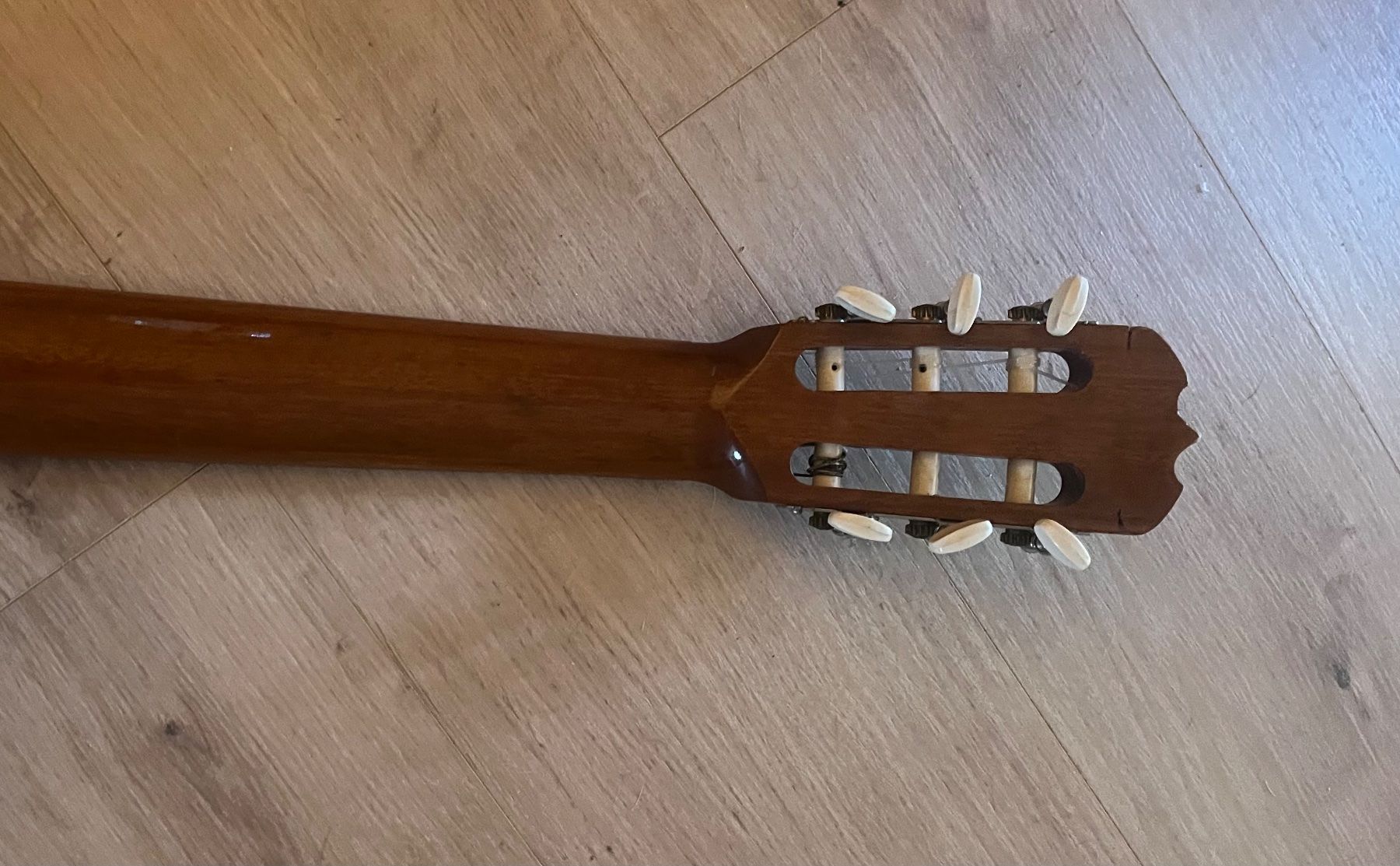 Strumenti musicali: Gitarre konventionell / Wandergitarrre – Usato da Solothurn venduto da auktion-schweiz 4