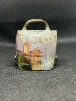 Cloche ancienne peinte main Château de Chillon